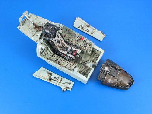 Aires - Su-27 Flanker B Cockpit Set