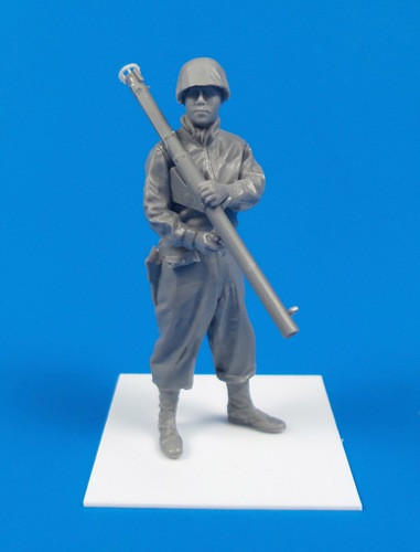 CMK - II US Army Soldier with Bazooka M1A2 (Anzio 1944)