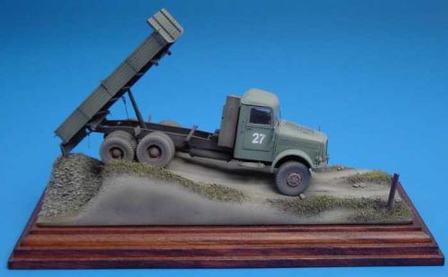 Hauler - 1/87 Tatra T111S kit of Czech truck