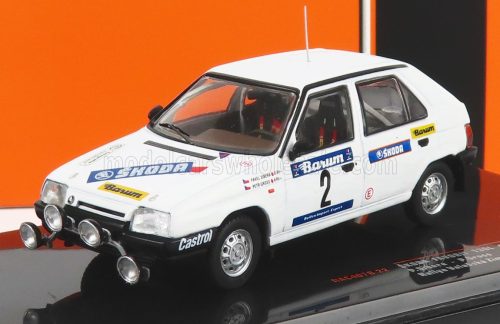 Ixo-Models - SKODA FAVORIT 136L N 2 RALLY VALASSKAA ZIMA 1989 P.SIBERA - P.GROSS WHITE