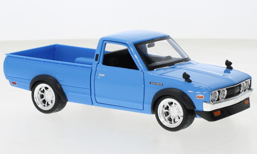 Maisto - Maisto, Datsun 620 Pick Up, hellblau, 1973, 1:24