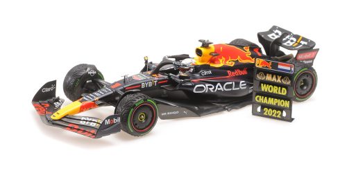 Minichamps - 1:18 ORACLE RED BULL RACING RB18 – VERSTAPPEN – WINNER JAPANESE GP 2022 – W/PITBOARD – WORLD CHAMPION - L.E. 1602 pcs. - MINICHAMPS