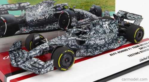 Minichamps - Alfa Romeo F1 C42 Team Orlen Racing N 24 Test Barcelona 2022 Guanyu Zhou Camouflage