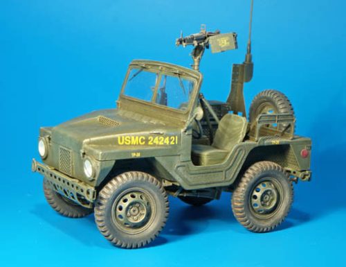 Plus Model - M422 Command car