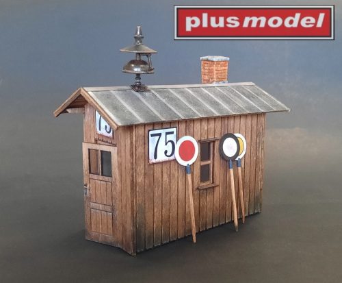 Plus model - 1/35 Railway guard house