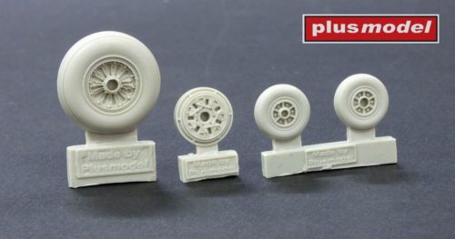 Plus model - F-101B Woodoo wheels