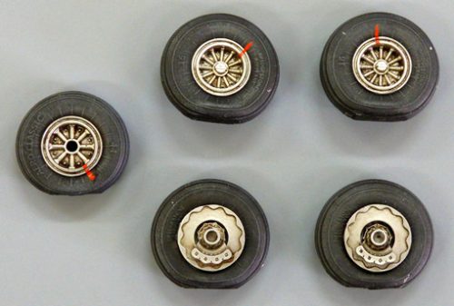 Plus model - Wheels for DC-6/C-118