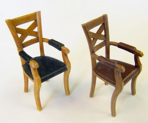 Plus model - Chairs with armrests