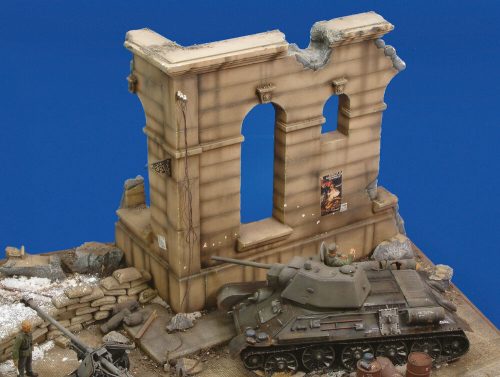 Royal Model - Russia monument ruin