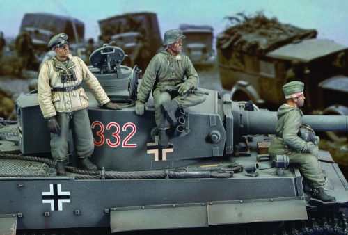 Royal Model - German crew Tiger I - Eastern Front-WWII