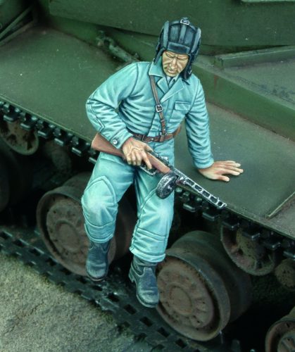 Royal Model - Russian tanker jumping down-WWII