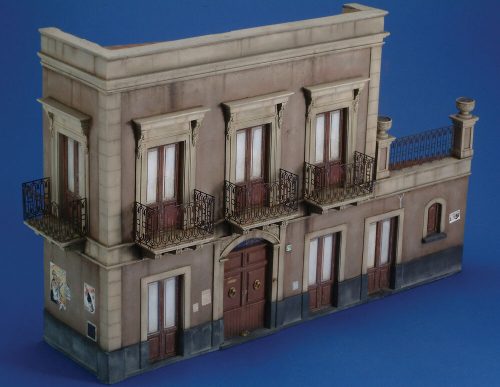 Royal Model - Italian building