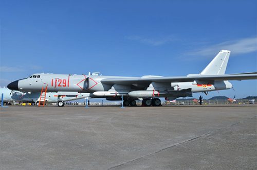 Trumpeter - Xian  H-6K  Bomber